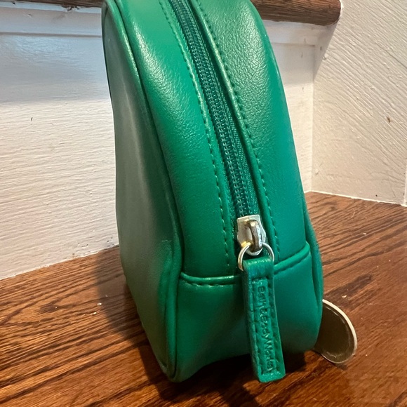 Bath & Body Works Turtle Cosmetic Bag - Picture 8 of 8